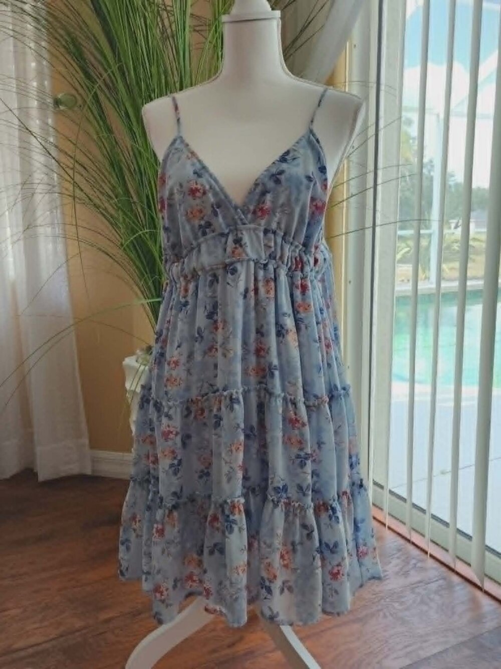 Me + Sky Blue Floral Tiered Mini Dress Size L Boho Sleeveless Spaghetti Strap